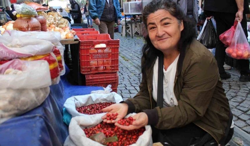 Kışın Vazgeçilmezi Kuşburnu, Tezgahlarda Yerini Aldı