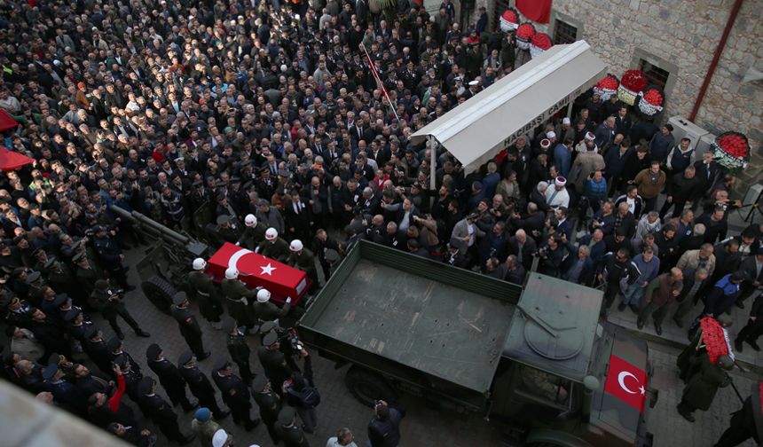 Şehit Teğmen Ceyhun Kalyoncu Son Yolculuğuna Uğurlandı