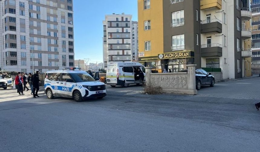 Özel Harekat Polisi Tabanca İle Vurulmuş Halde Ölü Bulundu