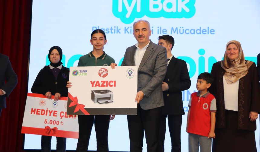 Rize'de "Sıfır Atık" Projesine Destek Veren Öğrenciler Ödüllendirildi