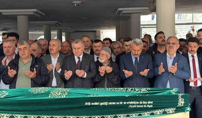 Bakan Osman Aşkın Bak’ın amcası son yolculuğuna uğurlandı