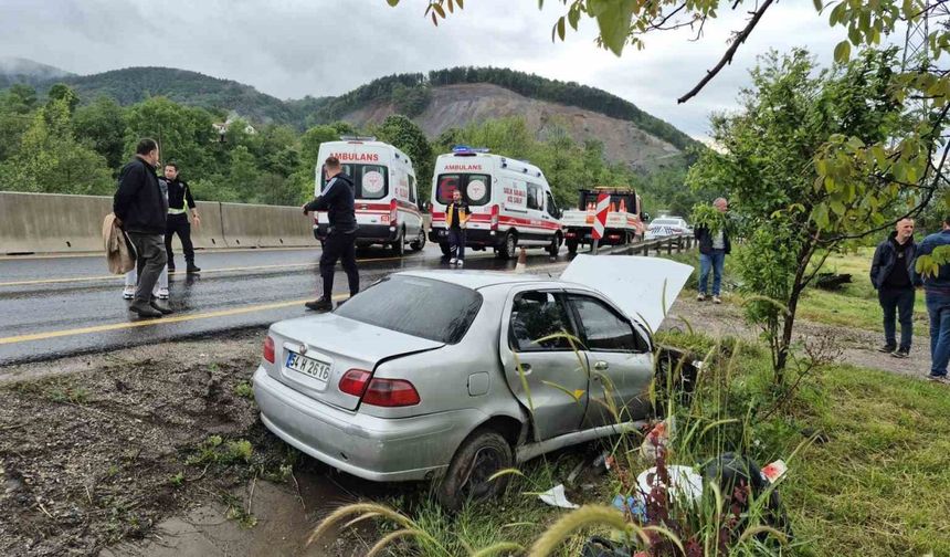 Bolu Dağında Otomobil Kanala Uçtu; 3 Yaralı