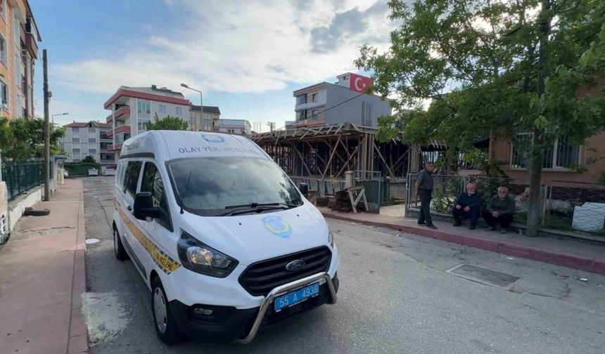 İnşaatta temizlik yaparken 2 buçuk metreden düştü