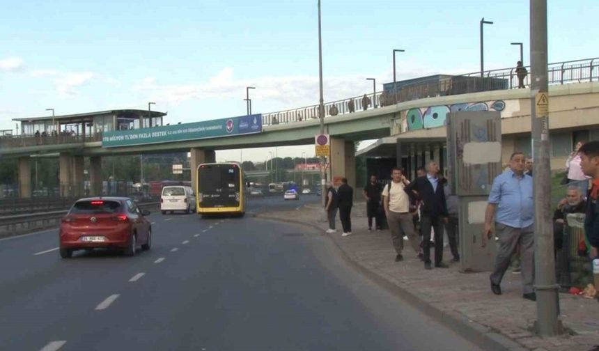 İstanbul’da özel halk otobüsü grevi duraklarda yoğunluğa neden oldu