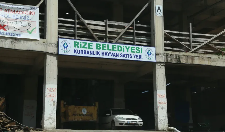 Rize Boğaz Mahallesi'nde Kurbanlık Satış Yeri Hizmette