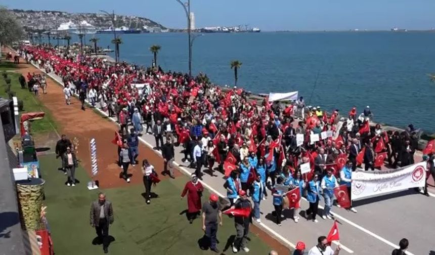 Samsun’da ‘Ailemiz Geleceğimiz’ temalı ‘Aile ve Gençlik Yürüyüşü’