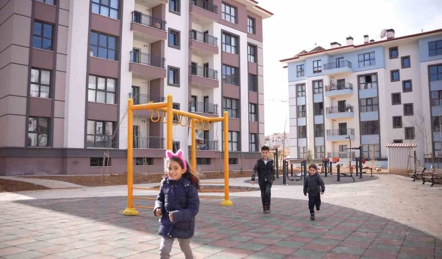 Bakan Kurum, Malatya’da Tamamlanan Konutları Paylaştı