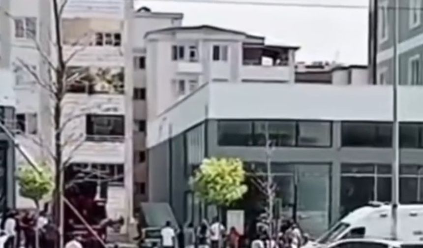 Temizlik yaparken 7. kattan düşen bina görevlisi hayatını kaybetti