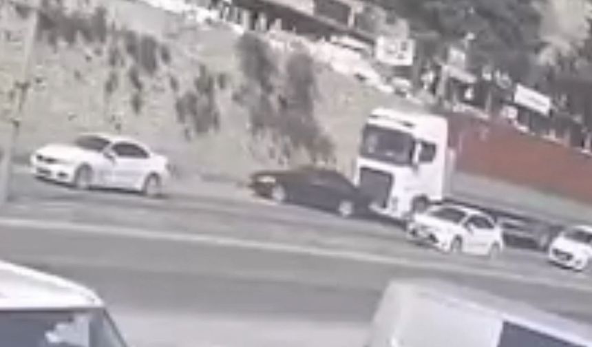 Tır sürücüsü otomobili göz göre göre sürükledi