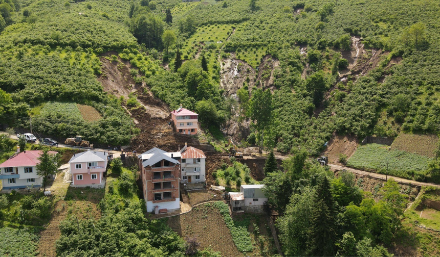 Trabzon’da Heyelan: 5 Ev Tehlike Altında