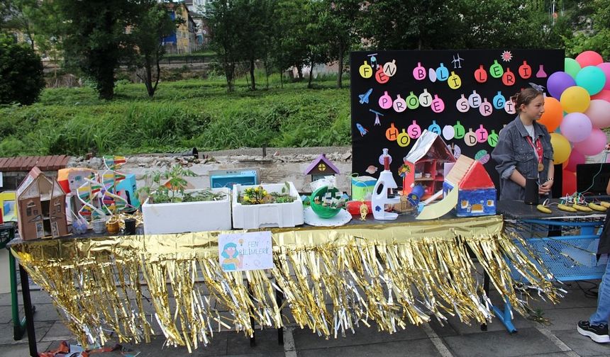 İyidere'de Filistin'e Yardım Kermesi Düzenlendi