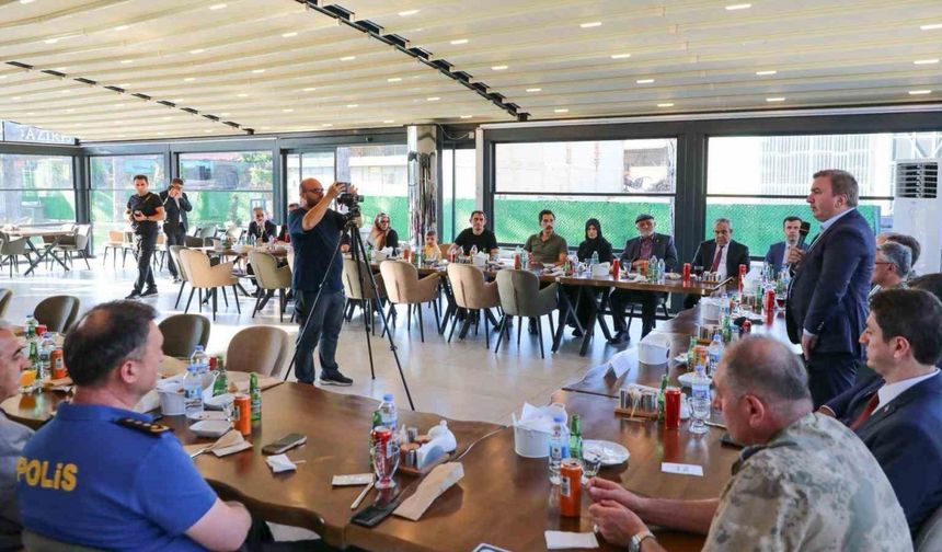 Erzincan’da Şehit Yakınları İle Gazi Ve Ailelerinin Onuruna Yemek