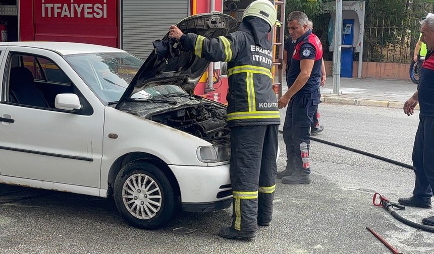 Erzincan’da seyir halindeki araç yandı