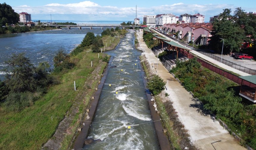 Rize'de yeni nesil rafting sporcuları kıyasıya yarışacak