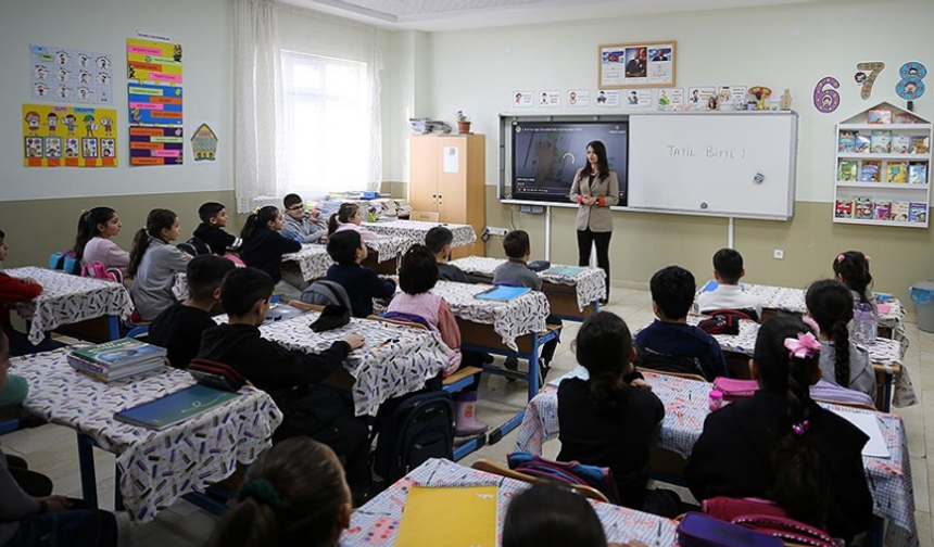 Yeni Eğitim Öğretim Yılının İlk Ders Zili Yarın Çalacak
