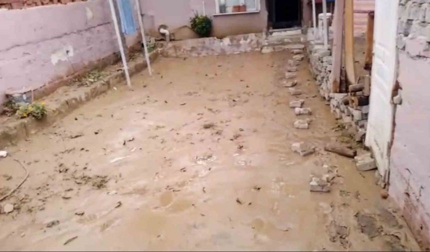 Evini Su Basan Vatandaş İsyan Etti: "Benim Oyum Nereye Gidiyor