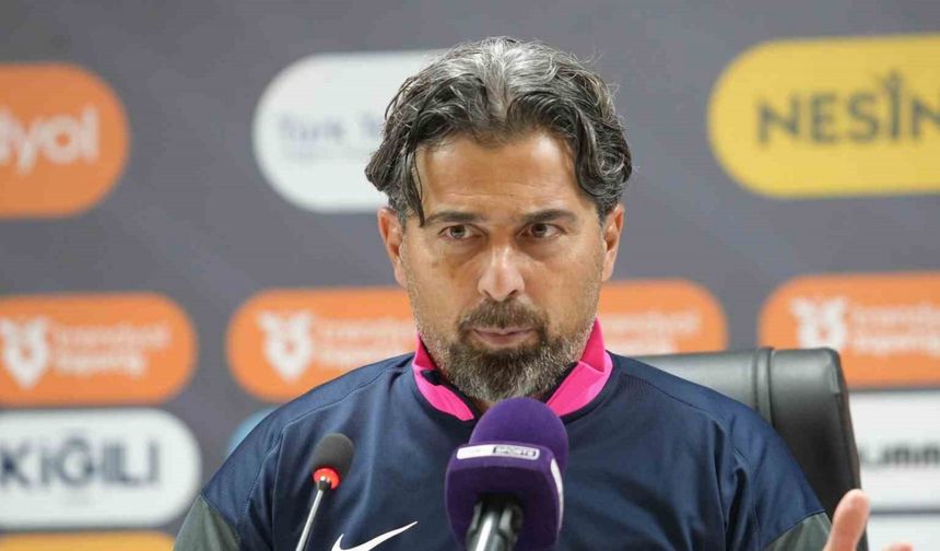 İlhan Palut: "Aldığımız 1 puan gösterdiğimiz performansa göre kötü değil"