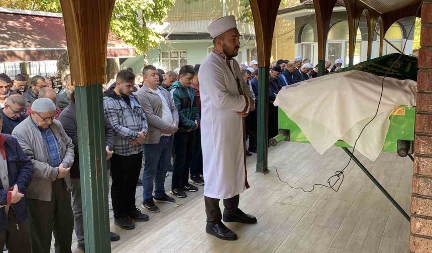 Boynu Kesilen Anne Toprağa Verildi, Engelli Oğlu Adliyeye Sevk Edildi