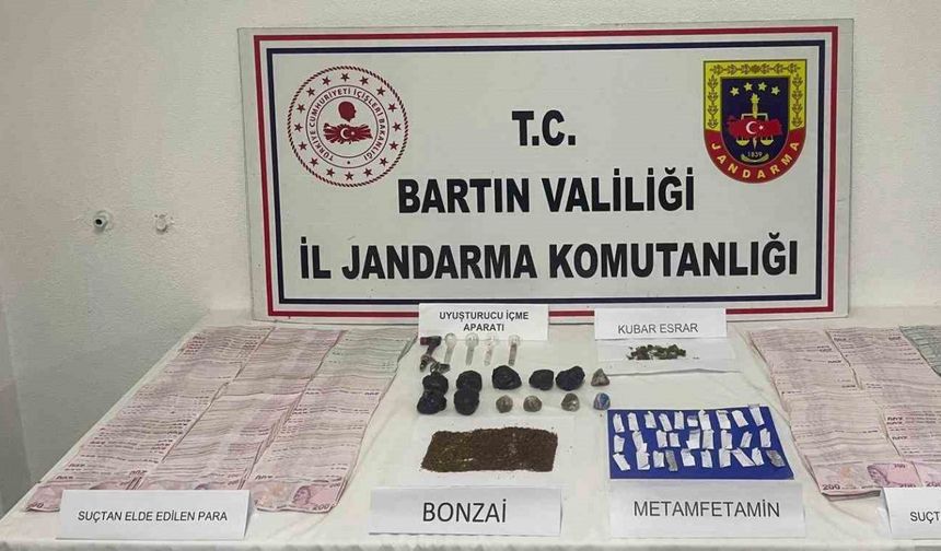 Uyuşturucu Satıcısından 133 Bin Lira Ele Geçirildi