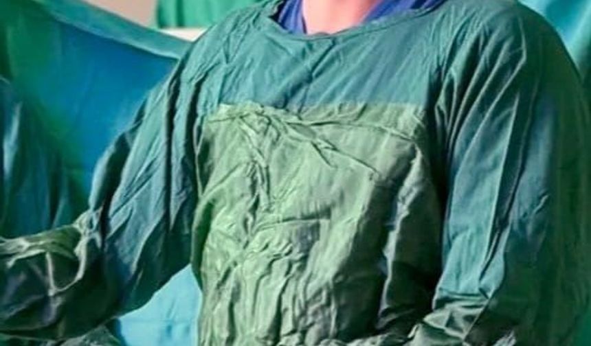 Karın Boşluğundan 40 Santimetre Büyüklüğünde Kitle Çıkarıldı