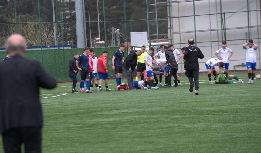 Sakatlanan Takım Arkadaşlarına Üzüldüler Oyuna Devam Edemediler