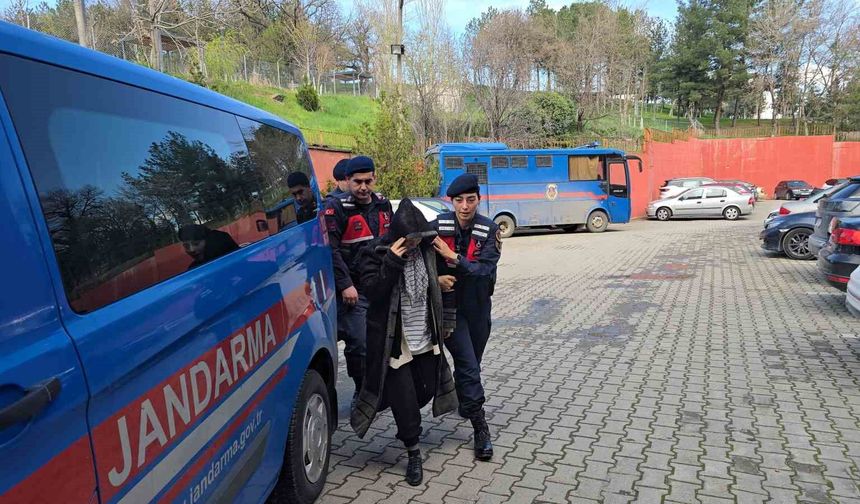 Eşini Av Tüfeğiyle Öldüren Kadın Adliyeye Sevk Edildi