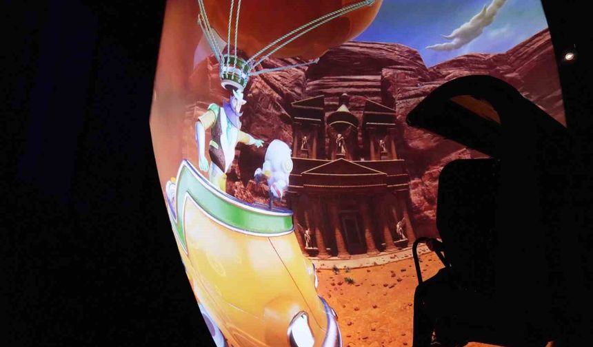 Türkiye'de İlk: Uçan Sinema Vatandaşların Ayağını Yerden Kesti