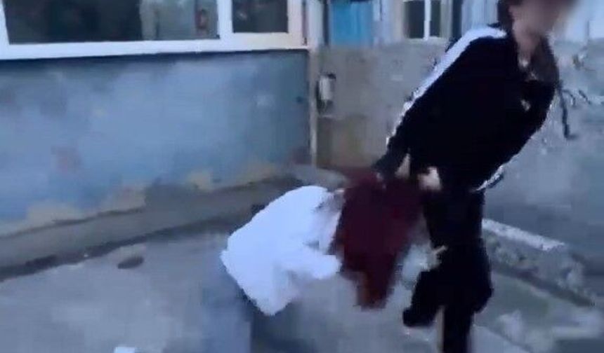 Samsun'da Kızların Akran Zorbalığı: Darbedip Kameraya Çektiler