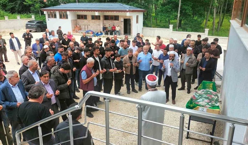 Ordu'da Eşi Tarafından Öldürülen Kadın Toprağa Verildi