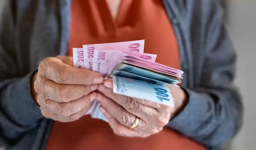 Emeklilerin Zam Farkı Ödemeleri Tarihi Netleşti