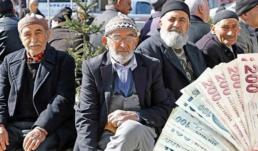 Emeklilerin Maaş Farkları Bu Gece Hesaplara Yatırılacak