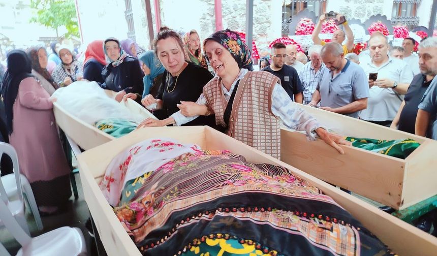 Sele Kapılıp Hayatını Kaybeden Anne ve İki Kızı Defnedildi