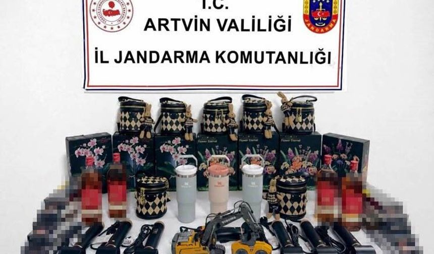Artvin'de Kaçakçılık Operasyonu: 25 Kişi Yakalandı