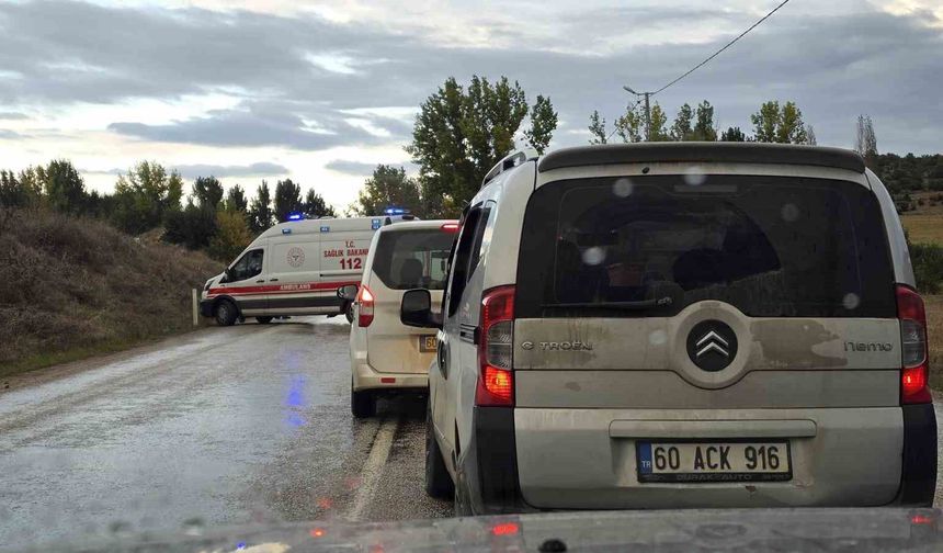 İki Otomobil Kafa Kafaya Çarpıştı: 5 Yaralı