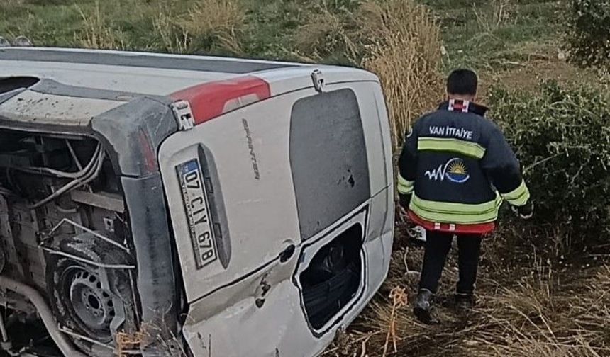 Otomobilin Devrildiği Kazada 6 Kişi Yaralandı
