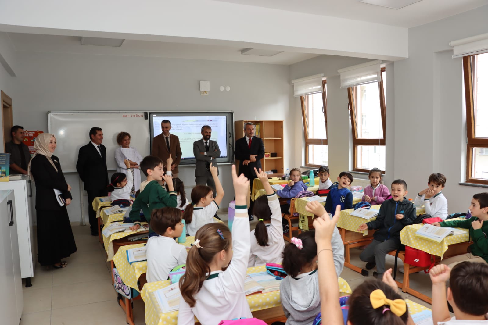 Vali Baydaş, Öğretmen ve Öğrenciler ile Bir Araya Geldi