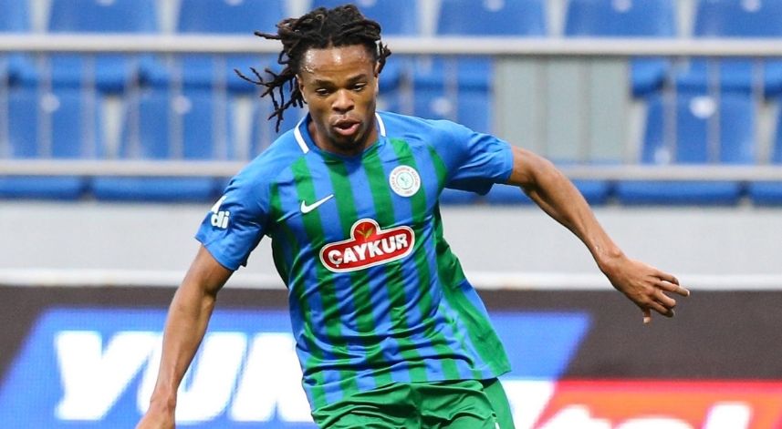 Loic Remy, Çaykur Rizespor'da 2020/2021-2021/2022 sezonları arasında yeşil-mavili formayı terletti. Remy, Çaykur Rizespor'da çıktığı 28 maçta 7 gol 1 asistlik performans sergiledi. Loic Remy 2023'te futbol kariyerini sona erdirdi.