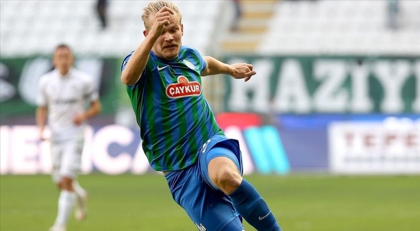Joel Pohjanpalo, Çaykur Rizespor'da 2021/2022 sezonları arasında yeşil-mavili formayı terletti. Pohjanpalo, Çaykur Rizespor'da çıktığı 33 maçta 16 gol 1 asistlik performans sergiledi. Joel Pohjanpalo İtalya 2. Ligi'nde Venezia takımında futbol kariyerini devam ettirmekte.