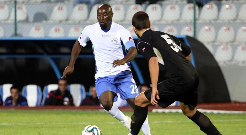 Lomana LuaLua, Çaykur Rizespor'da 2013/2014-2014/2015 sezonları arasında yeşil-mavili formayı terletti. LuaLua, Çaykur Rizespor'da çıktığı 22 maçta 5 gol 6 asistlik performans sergiledi. Lomana LuaLua 2020'de futbol kariyerini sona erdirdi.