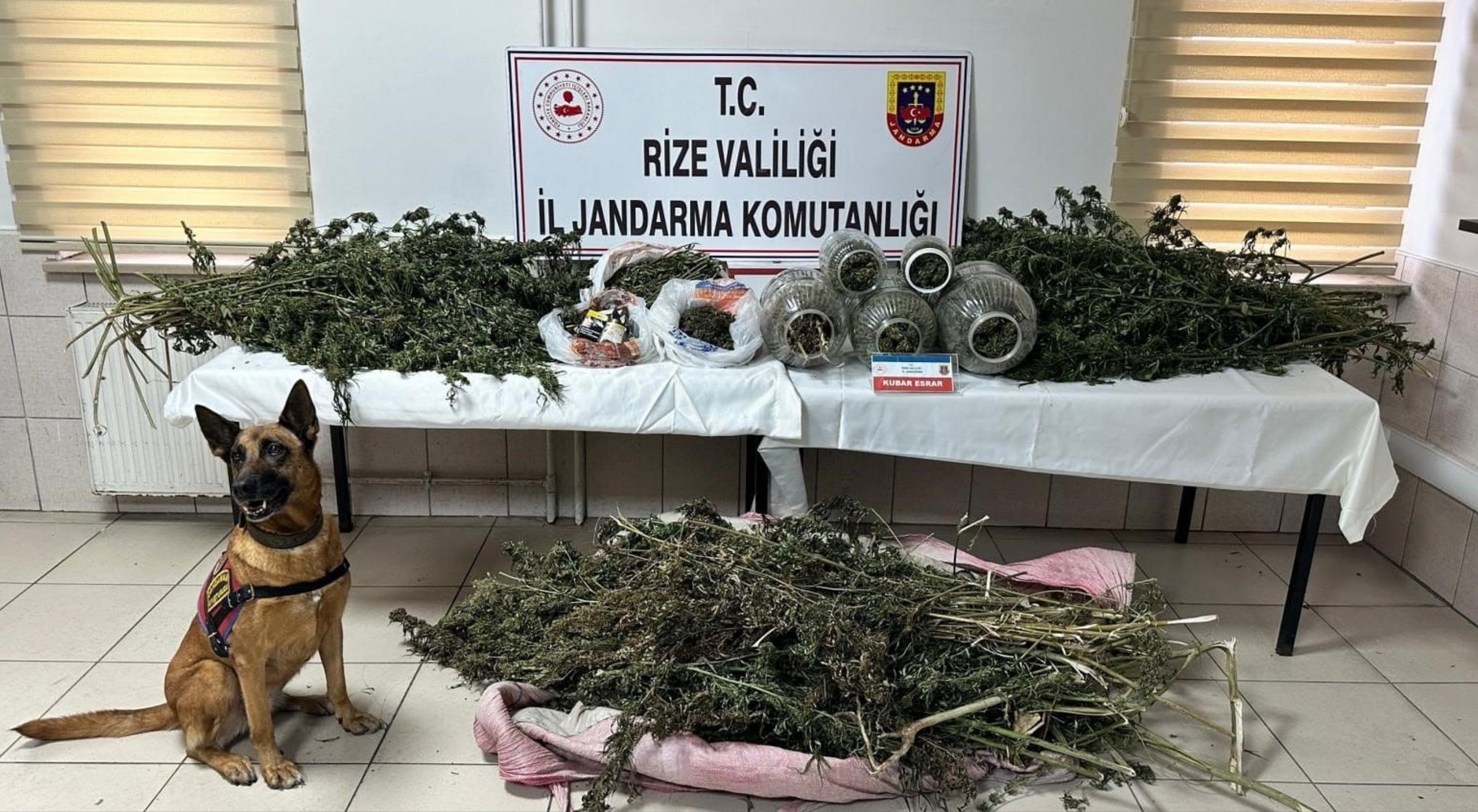 Ri̇ze Taki̇p Haber Manşet (30)