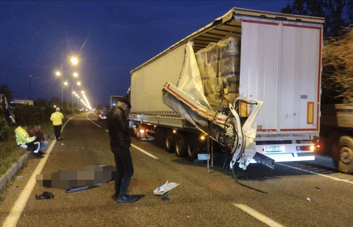 A A 20251122 39774283 39774282 S A M S U N D A M E Y D A N A G E L E N T R A F I K K A Z A S I N D A 1 K I S I O L D U 1 K I S I Y A R A L A N D I