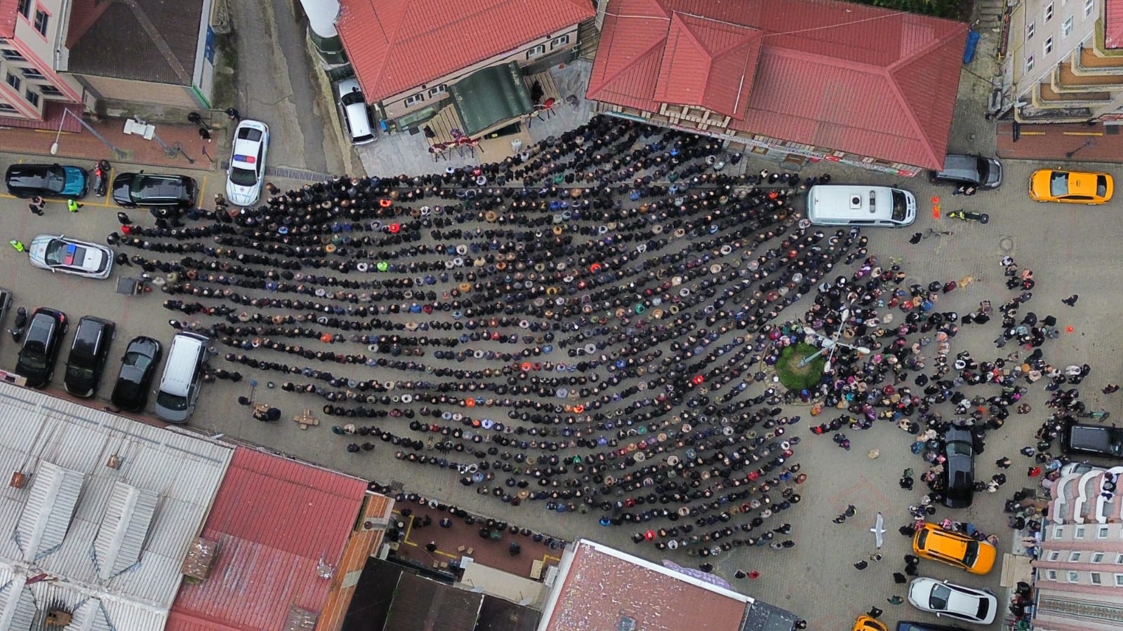 E S K I B E L E D I Y E B A S K A N Y A R D I M C I S I N I O L D U R E 1104870 327855