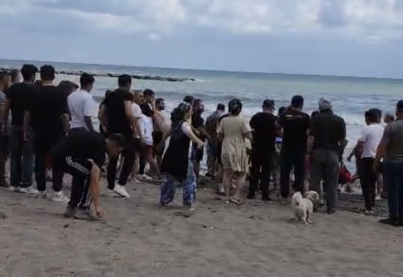 Karadeniz'de Facia: Valiliğin Uyarısına Rağmen Denize Girdiler, 1 Kişi Öldü, 2 Kişi Hastanelik Oldu
