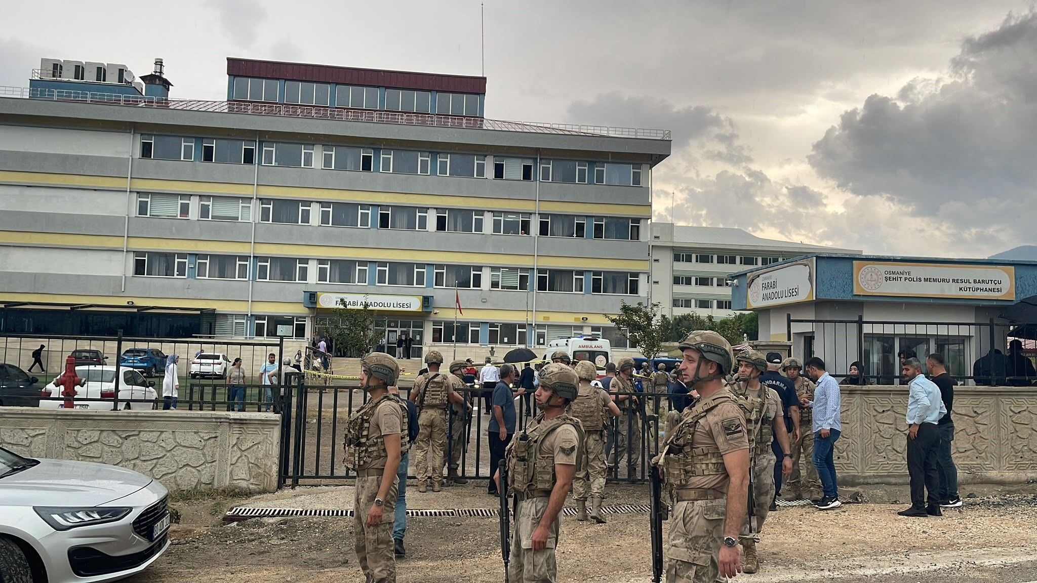 Okulda Silahlı Saldırı: Öğretmen Hayatını Kaybetti