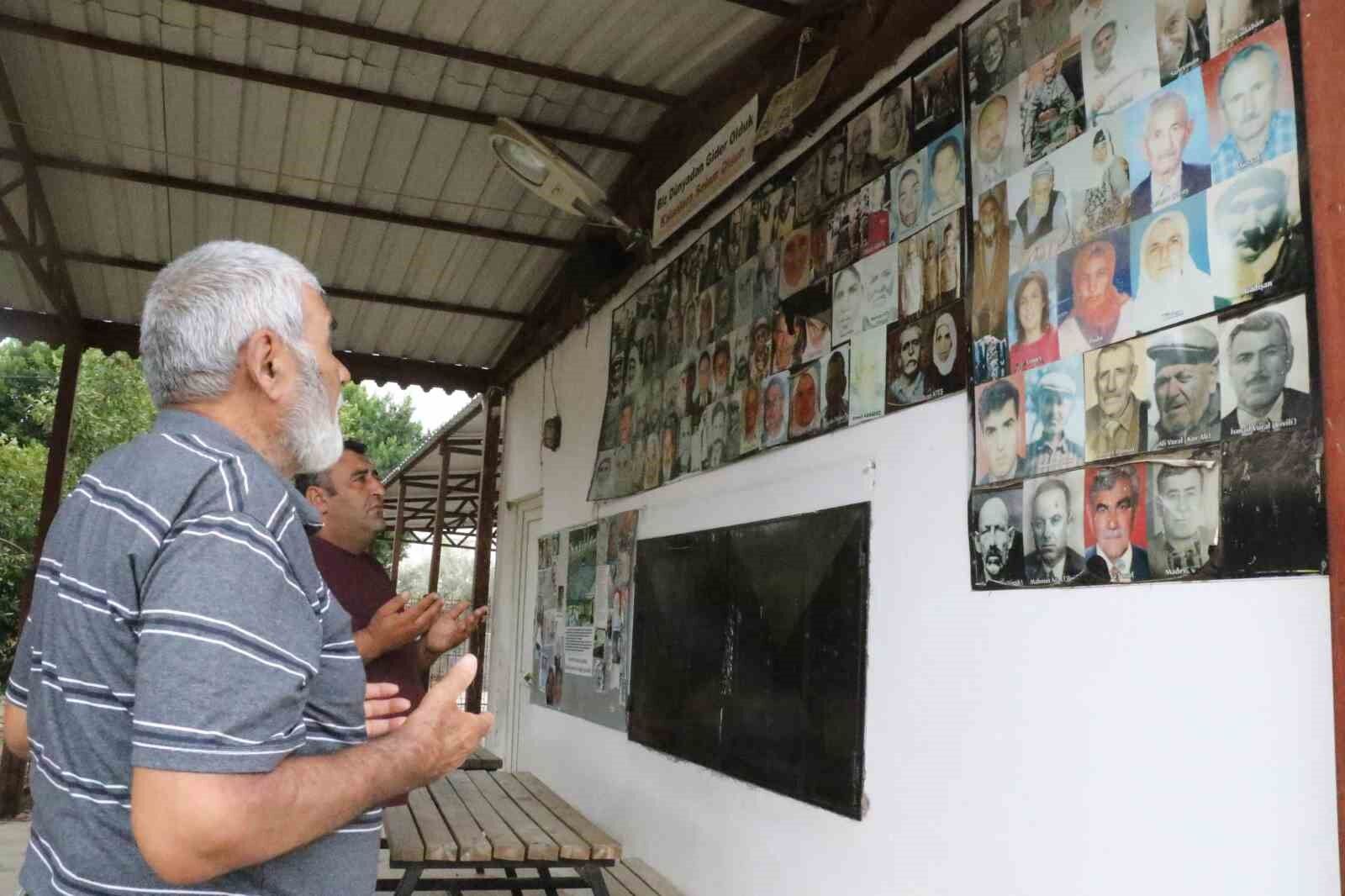 Bu Duvara Bakan 'Allah Rahmet Eylesin' Diyor