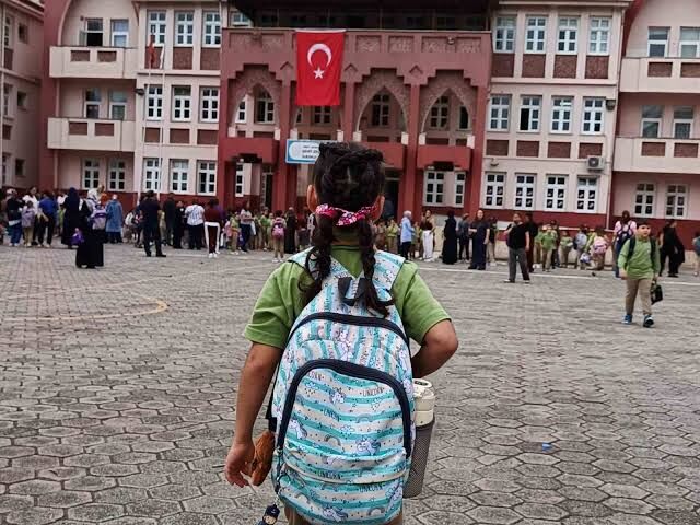 Çocuklarda Okul Çantası Seçimine Dikkat!