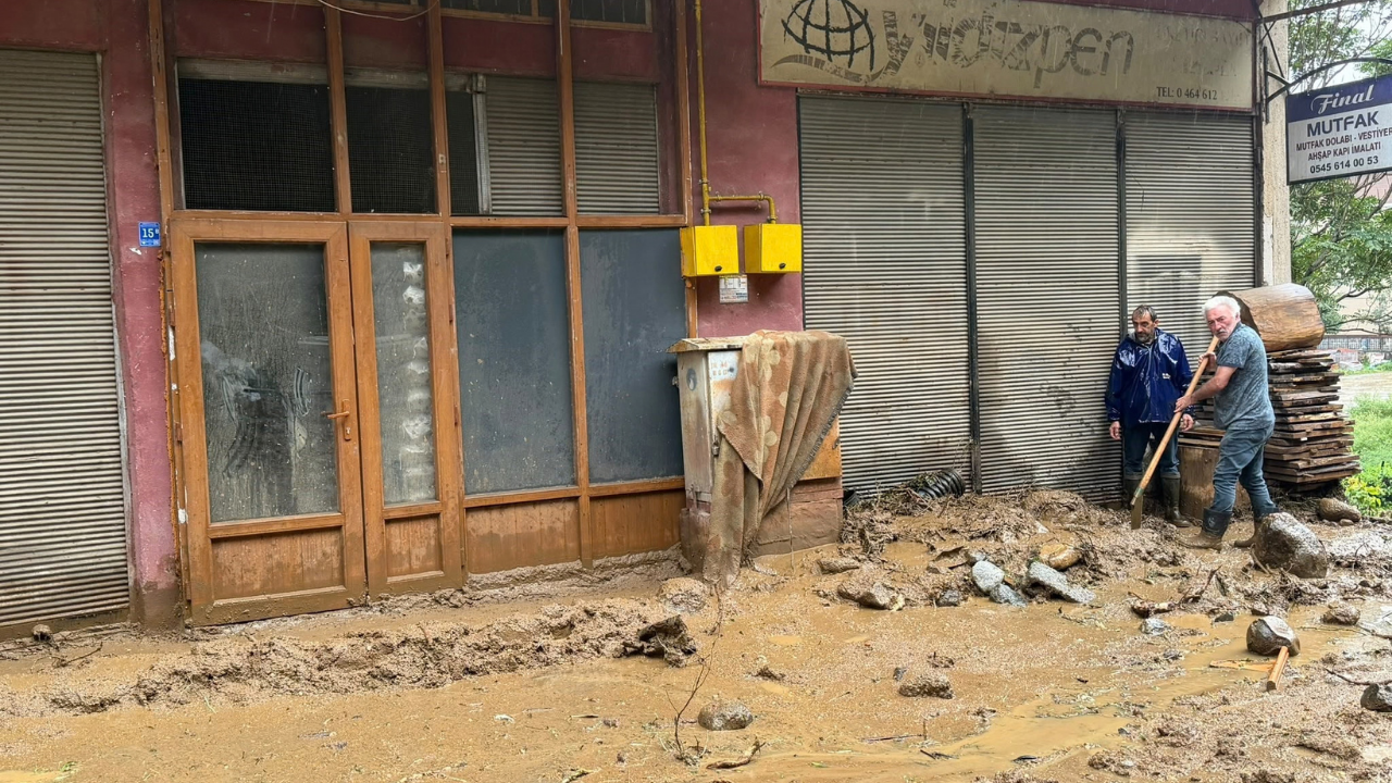 Ri̇ze İl Özel İdare Atölye Bi̇nasi Yüzde 65 Tamam (4)