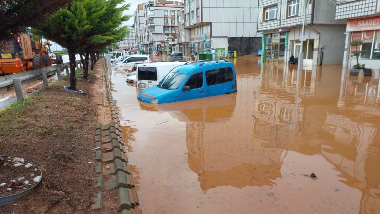 Ri̇ze İl Özel İdare Atölye Bi̇nasi Yüzde 65 Tamam (5)