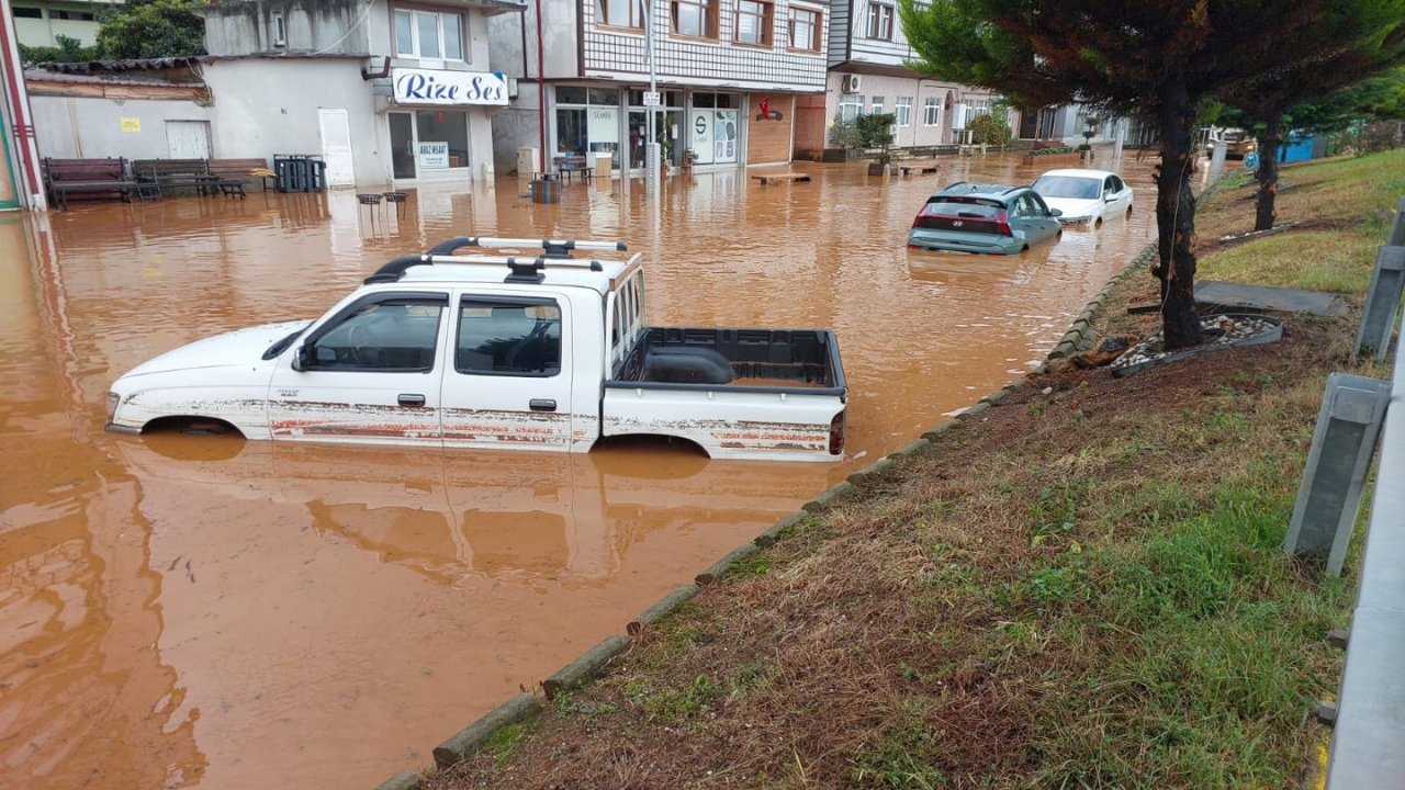 Ri̇ze İl Özel İdare Atölye Bi̇nasi Yüzde 65 Tamam (7)