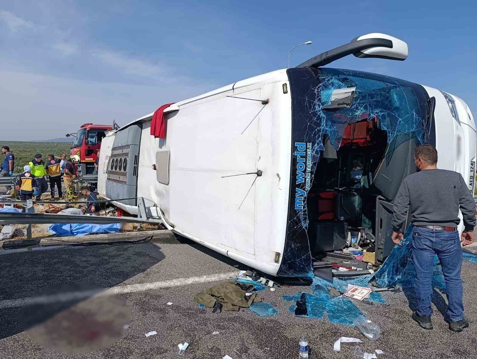 Tur Otobüsü Kaza Yaptı: 26 Yaralı 12 Ölü